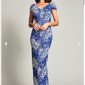 Tadashi Shoji Magie Shoulder Cutout Gown size2 NWT